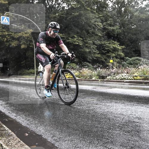 13.09.2026 - Stadtparktriathlon H.Heesch http://msf.ph/oto/10387121 13.09.2026 12:09:13 Radfahren 852, 1000, 1043 meine-sportfotos.de