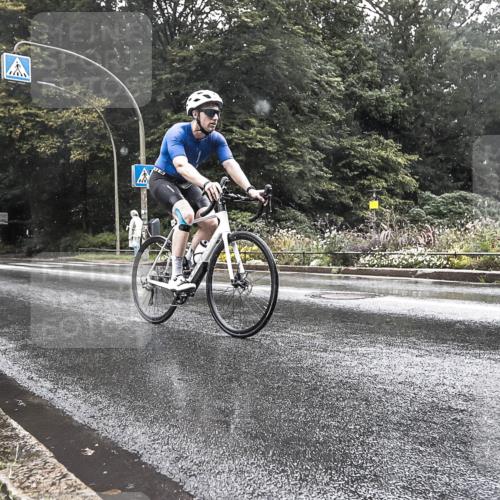 13.09.2026 - Stadtparktriathlon H.Heesch http://msf.ph/oto/10387130 13.09.2026 12:09:25 Radfahren 794, 945, 1039 meine-sportfotos.de