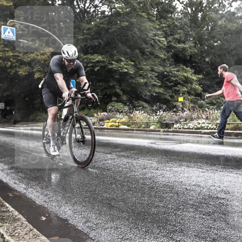 13.09.2026 - Stadtparktriathlon H.Heesch http://msf.ph/oto/10387135 13.09.2026 12:09:28 Radfahren 794, 935, 945, 1039 meine-sportfotos.de