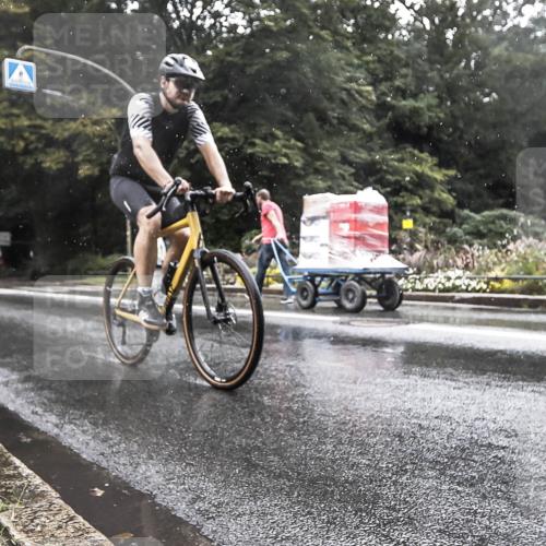 13.09.2026 - Stadtparktriathlon H.Heesch http://msf.ph/oto/10387153 13.09.2026 12:09:31 Radfahren 841, 935, 1039 meine-sportfotos.de