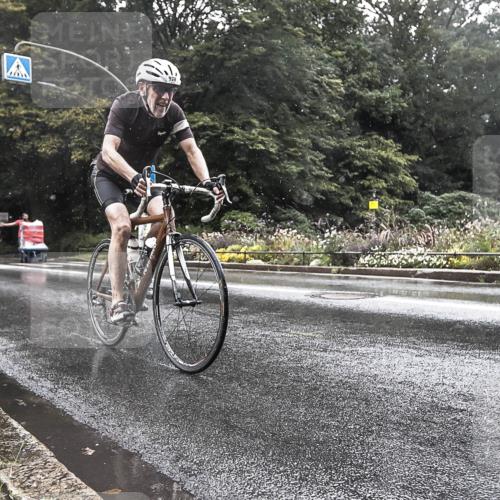 13.09.2026 - Stadtparktriathlon H.Heesch http://msf.ph/oto/10387172 13.09.2026 12:09:43 Radfahren 869, 928, 997 meine-sportfotos.de