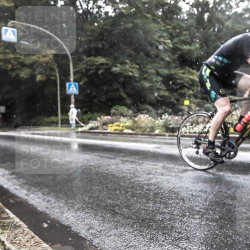 13.09.2026 - Stadtparktriathlon H.Heesch http://msf.ph/oto/10387176 13.09.2026 12:09:50 Radfahren 952, 977, 1027 meine-sportfotos.de