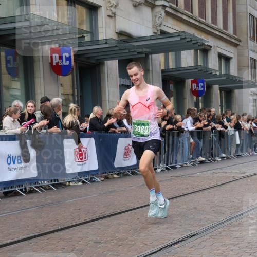13.09.2026 - 21. swb-Marathon Bremen Strokosch-Dieckow http://msf.ph/oto/10387181 13.09.2026 12:55:43 Ziel 250, 1583, 2072, 5163, 6630, 10034, 13080, 299, 1724, 4381, 9630 meine-sportfotos.de