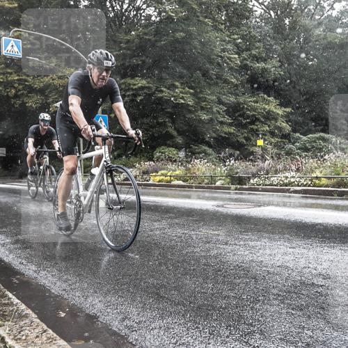13.09.2026 - Stadtparktriathlon H.Heesch http://msf.ph/oto/10387203 13.09.2026 12:10:05 Radfahren 861, 882, 915, 925, 1044 meine-sportfotos.de