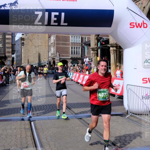 13.09.2026 - 21. swb-Marathon Bremen Tim E. http://msf.ph/oto/10387221 13.09.2026 13:26:56 Ziel 1368, 2779, 3526, 3852, 3893, 4077, 4598, 5054, 6289, 6375, 6548, 8112, 9260, 13097 meine-sportfotos.de