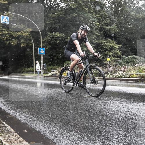 13.09.2026 - Stadtparktriathlon H.Heesch http://msf.ph/oto/10387248 13.09.2026 12:10:36 Radfahren 926, 946, 987 meine-sportfotos.de