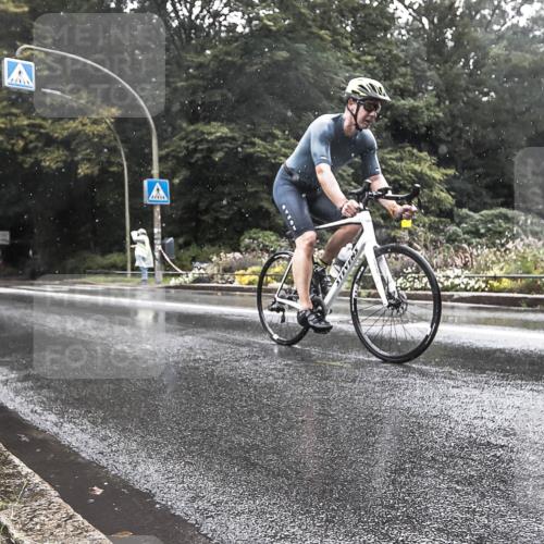 13.09.2026 - Stadtparktriathlon H.Heesch http://msf.ph/oto/10387252 13.09.2026 12:10:42 Radfahren 859, 1030, 1060 meine-sportfotos.de