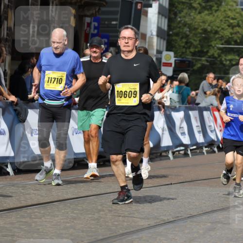 13.09.2026 - 21. swb-Marathon Bremen Strokosch-Dieckow http://msf.ph/oto/10387261 13.09.2026 11:08:48 Ziel 10229, 11065, 11124, 11509, 11560, 11561, 11678, 11888, 11968, 12073, 12162, 12164, 12315, 12410, 12516, 10217, 10455, 10599, 11011, 11053, 11074, 11434, 11531, 11812, 11905, 12192, 12353, 12438, 12554 meine-sportfotos.de