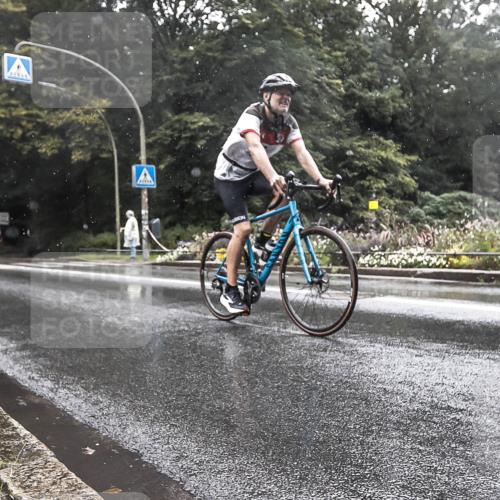 13.09.2026 - Stadtparktriathlon H.Heesch http://msf.ph/oto/10387267 13.09.2026 12:10:52 Radfahren 831, 844, 1029 meine-sportfotos.de