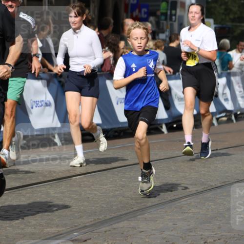 13.09.2026 - 21. swb-Marathon Bremen Strokosch-Dieckow http://msf.ph/oto/10387276 13.09.2026 11:08:50 Ziel 10229, 11065, 11124, 11509, 11560, 11561, 11678, 11834, 11888, 11968, 12073, 12162, 12164, 12315, 12410, 12516, 10217, 10455, 10570, 10599, 10630, 11011, 11053, 11074, 11138, 11434, 11531, 11812, 11905, 12192, 12353, 12438, 12554 meine-sportfotos.de
