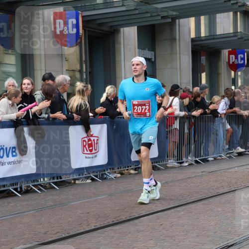 13.09.2026 - 21. swb-Marathon Bremen Strokosch-Dieckow http://msf.ph/oto/10387280 13.09.2026 12:55:48 Ziel 250, 1583, 6630, 13080, 299, 1724, 2072, 4381, 5163, 9630, 10034 meine-sportfotos.de