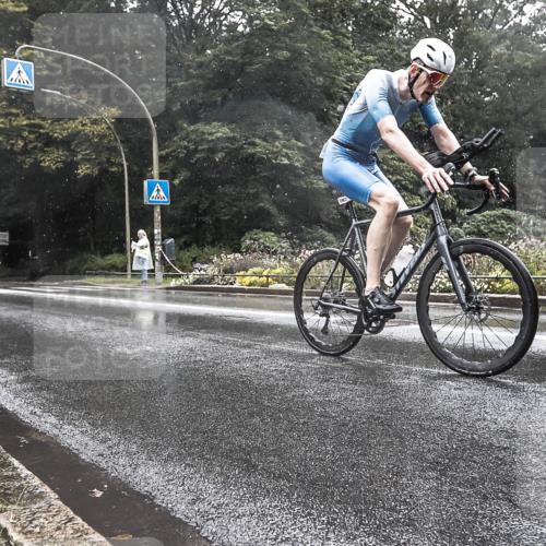 13.09.2026 - Stadtparktriathlon H.Heesch http://msf.ph/oto/10387291 13.09.2026 12:11:28 Radfahren 880, 959, 962 meine-sportfotos.de