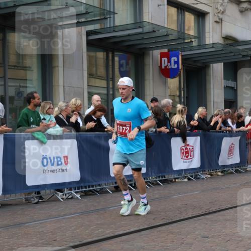 13.09.2026 - 21. swb-Marathon Bremen Strokosch-Dieckow http://msf.ph/oto/10387300 13.09.2026 12:55:49 Ziel 250, 1583, 6630, 13080, 299, 1583, 1724, 2072, 4381, 5163, 9630, 10034 meine-sportfotos.de