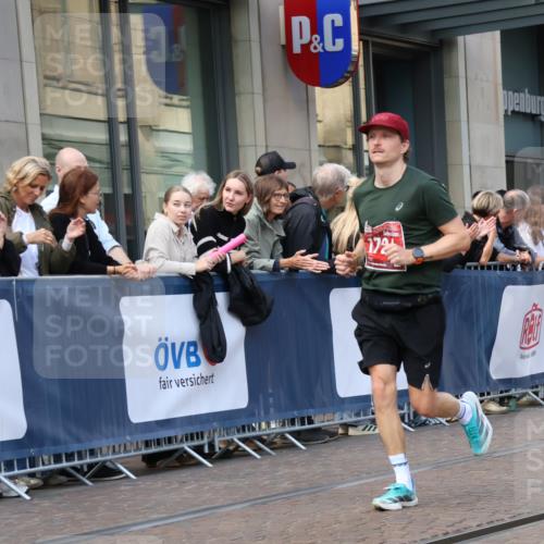 13.09.2026 - 21. swb-Marathon Bremen Strokosch-Dieckow http://msf.ph/oto/10387324 13.09.2026 12:55:50 Ziel 250, 6630, 13080, 299, 1583, 1724, 2072, 4381, 5163, 9630, 10034 meine-sportfotos.de