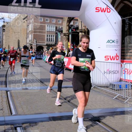 13.09.2026 - 21. swb-Marathon Bremen Tim E. http://msf.ph/oto/10387328 13.09.2026 13:27:07 Ziel 531, 946, 2089, 2779, 3076, 3302, 3510, 3527, 3852, 3893, 4327, 4441, 4598, 4919, 5054, 5689, 5937, 5943, 6289, 6314, 6375, 6455, 6580, 7246, 7317, 8112, 8303, 9150, 9551, 13097 meine-sportfotos.de
