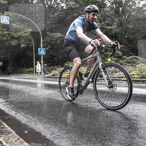 13.09.2026 - Stadtparktriathlon H.Heesch http://msf.ph/oto/10387333 13.09.2026 12:12:20 Radfahren 1047 meine-sportfotos.de