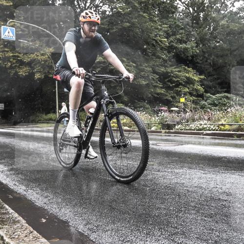 13.09.2026 - Stadtparktriathlon H.Heesch http://msf.ph/oto/10387340 13.09.2026 12:12:26 Radfahren 854 meine-sportfotos.de