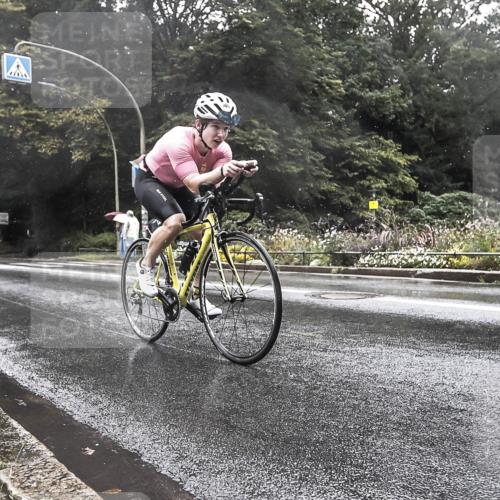 13.09.2026 - Stadtparktriathlon H.Heesch http://msf.ph/oto/10387358 13.09.2026 12:12:51 Radfahren 857, 970, 980, 1037 meine-sportfotos.de