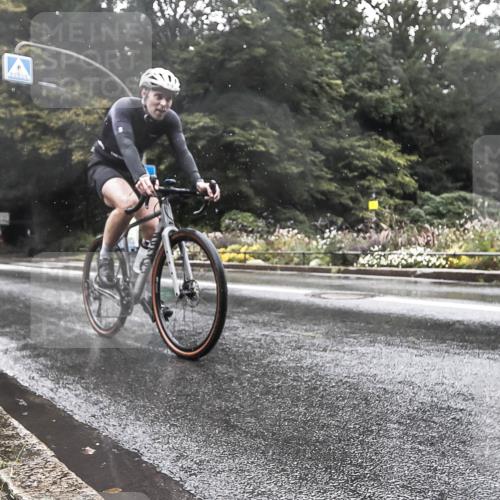 13.09.2026 - Stadtparktriathlon H.Heesch http://msf.ph/oto/10387361 13.09.2026 12:12:59 Radfahren 979, 1028, 1045 meine-sportfotos.de