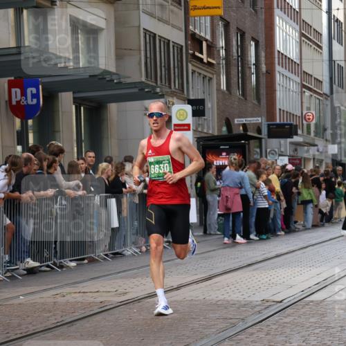 13.09.2026 - 21. swb-Marathon Bremen Strokosch-Dieckow http://msf.ph/oto/10387364 13.09.2026 12:55:54 Ziel 250, 6630, 1583, 1724, 2072, 4381, 5163, 9630, 10034, 13080 meine-sportfotos.de