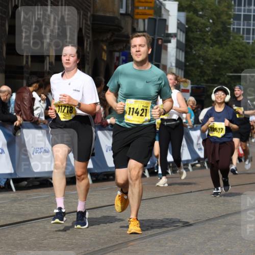 13.09.2026 - 21. swb-Marathon Bremen Strokosch-Dieckow http://msf.ph/oto/10387378 13.09.2026 11:08:53 Ziel 10229, 10399, 10609, 11065, 11124, 11358, 11560, 11561, 11678, 11834, 11888, 11968, 12073, 12162, 12164, 12410, 12516, 10217, 10321, 10455, 10570, 10630, 11011, 11074, 11138, 11304, 11531, 11578, 11812, 11905, 12192, 12337, 12554 meine-sportfotos.de