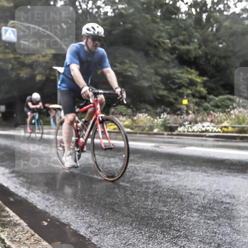 13.09.2026 - Stadtparktriathlon H.Heesch http://msf.ph/oto/10387382 13.09.2026 12:13:13 Radfahren 955, 1015, 1024 meine-sportfotos.de