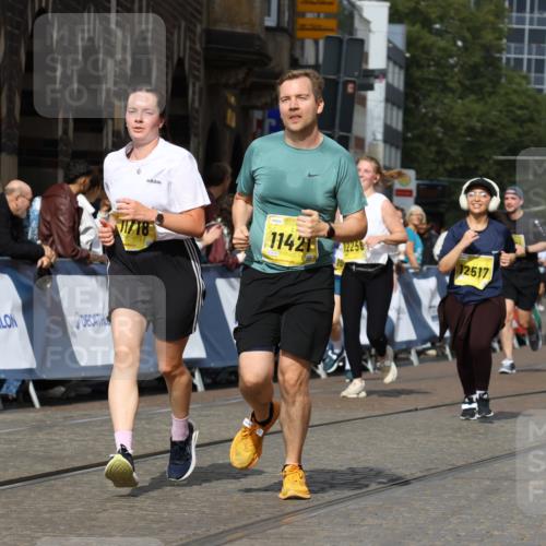 13.09.2026 - 21. swb-Marathon Bremen Strokosch-Dieckow http://msf.ph/oto/10387388 13.09.2026 11:08:53 Ziel 10229, 10399, 10609, 11065, 11124, 11358, 11560, 11561, 11678, 11834, 11888, 11968, 12073, 12162, 12164, 12410, 12516, 10217, 10321, 10455, 10570, 10630, 11011, 11074, 11138, 11304, 11531, 11578, 11812, 11905, 12192, 12337, 12554 meine-sportfotos.de