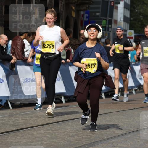 13.09.2026 - 21. swb-Marathon Bremen Strokosch-Dieckow http://msf.ph/oto/10387398 13.09.2026 11:08:55 Ziel 10229, 10399, 10609, 11065, 11124, 11358, 11421, 11560, 11561, 11678, 11710, 11718, 11834, 11888, 11968, 12073, 12162, 12164, 12410, 12516, 10217, 10321, 10455, 10570, 10630, 11011, 11091, 11138, 11304, 11531, 11578, 11812, 11905, 12155, 12192, 12337, 12554 meine-sportfotos.de
