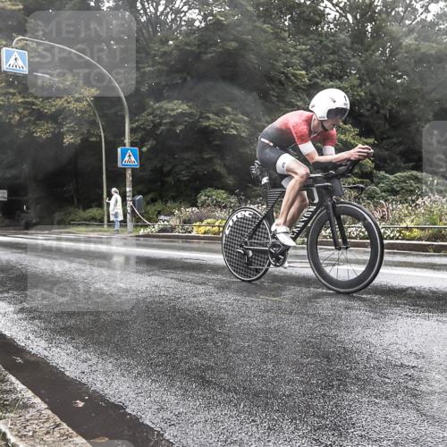 13.09.2026 - Stadtparktriathlon H.Heesch http://msf.ph/oto/10387441 13.09.2026 12:14:21 Radfahren 887, 899, 1017 meine-sportfotos.de