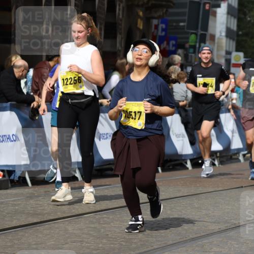 13.09.2026 - 21. swb-Marathon Bremen Strokosch-Dieckow http://msf.ph/oto/10387442 13.09.2026 11:08:55 Ziel 10229, 10399, 10609, 11065, 11124, 11358, 11421, 11560, 11561, 11678, 11710, 11718, 11834, 11888, 11968, 12073, 12162, 12164, 12410, 12516, 10217, 10321, 10455, 10570, 10630, 11011, 11091, 11138, 11304, 11531, 11578, 11812, 11905, 12155, 12192, 12337, 12554 meine-sportfotos.de