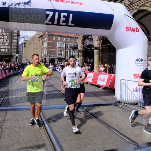13.09.2026 - 21. swb-Marathon Bremen Tim E. http://msf.ph/oto/10387443 13.09.2026 13:28:03 Ziel 440, 534, 762, 857, 1456, 1932, 2686, 3013, 3135, 3460, 3576, 3970, 4106, 4133, 4265, 4421, 4496, 4593, 4744, 5081, 5462, 5557, 6067, 6468, 6522, 7042, 7138, 7358, 8351, 9067, 9494, 9727, 13198 meine-sportfotos.de