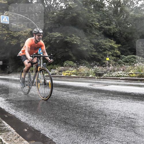 13.09.2026 - Stadtparktriathlon H.Heesch http://msf.ph/oto/10387445 13.09.2026 12:14:23 Radfahren 887, 899, 975, 1017 meine-sportfotos.de