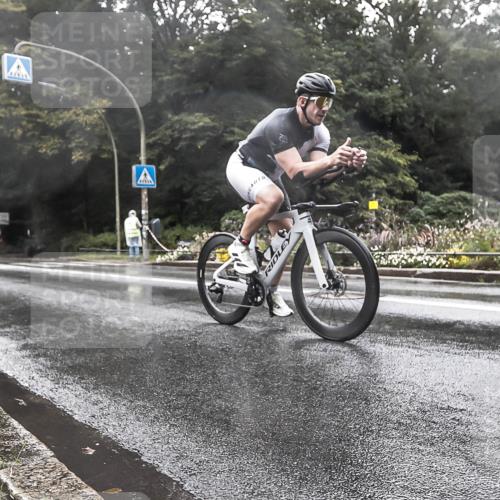 13.09.2026 - Stadtparktriathlon H.Heesch http://msf.ph/oto/10387450 13.09.2026 12:14:25 Radfahren 899, 975 meine-sportfotos.de