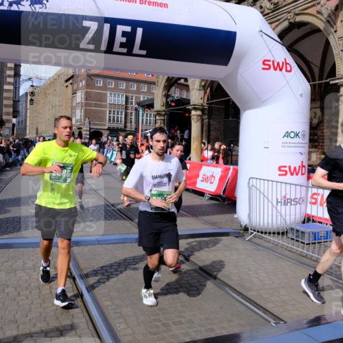 13.09.2026 - 21. swb-Marathon Bremen Tim E. http://msf.ph/oto/10387451 13.09.2026 13:28:03 Ziel 440, 534, 762, 857, 1456, 1932, 2686, 3013, 3135, 3460, 3576, 3970, 4106, 4133, 4265, 4421, 4496, 4593, 4744, 5081, 5462, 5557, 6067, 6468, 6522, 7042, 7138, 7358, 8351, 9067, 9494, 9727, 13198 meine-sportfotos.de
