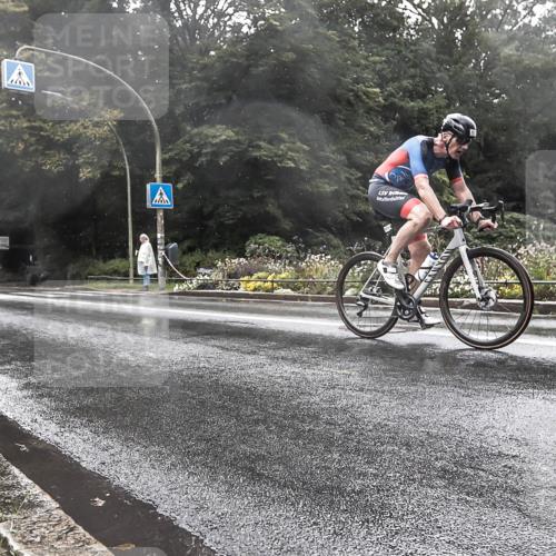 13.09.2026 - Stadtparktriathlon H.Heesch http://msf.ph/oto/10387469 13.09.2026 12:14:52 Radfahren 888, 971, 1049, 1121 meine-sportfotos.de