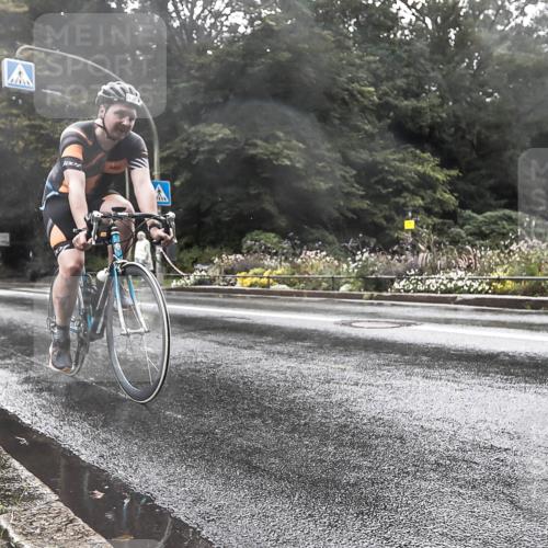 13.09.2026 - Stadtparktriathlon H.Heesch http://msf.ph/oto/10387475 13.09.2026 12:15:03 Radfahren 934, 960 meine-sportfotos.de