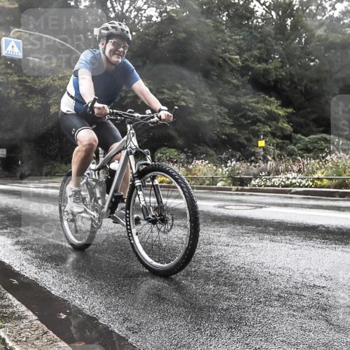 13.09.2026 - Stadtparktriathlon H.Heesch http://msf.ph/oto/10387480 13.09.2026 12:15:10 Radfahren 884, 983 meine-sportfotos.de