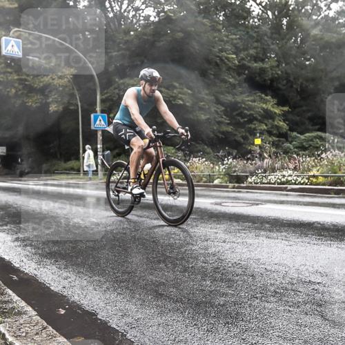 13.09.2026 - Stadtparktriathlon H.Heesch http://msf.ph/oto/10387482 13.09.2026 12:15:11 Radfahren 884, 983, 1054 meine-sportfotos.de