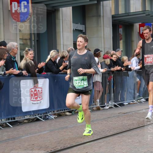 13.09.2026 - 21. swb-Marathon Bremen Strokosch-Dieckow http://msf.ph/oto/10387492 13.09.2026 12:56:20 Ziel 901, 1212, 1288, 4936, 13224, 250, 6630 meine-sportfotos.de