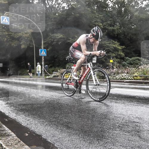 13.09.2026 - Stadtparktriathlon H.Heesch http://msf.ph/oto/10387510 13.09.2026 12:15:34 Radfahren 832, 966, 1011 meine-sportfotos.de