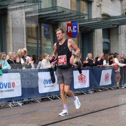 13.09.2026 - 21. swb-Marathon Bremen Strokosch-Dieckow http://msf.ph/oto/10387531 13.09.2026 12:56:22 Ziel 901, 1212, 1288, 4936, 13224, 250, 6630 meine-sportfotos.de