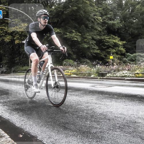 13.09.2026 - Stadtparktriathlon H.Heesch http://msf.ph/oto/10387537 13.09.2026 12:16:11 Radfahren 969, 997 meine-sportfotos.de