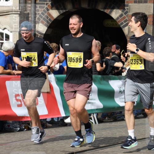 13.09.2026 - 21. swb-Marathon Bremen Strokosch-Dieckow http://msf.ph/oto/10387540 13.09.2026 11:09:01 Ziel 10229, 10399, 10469, 10609, 11065, 11358, 11421, 11678, 11710, 11718, 11834, 12162, 12256, 12516, 12517, 10314, 10321, 10570, 10630, 10686, 10983, 11091, 11138, 11304, 11578, 11764, 11987, 12155, 12192, 12337, 12554 meine-sportfotos.de