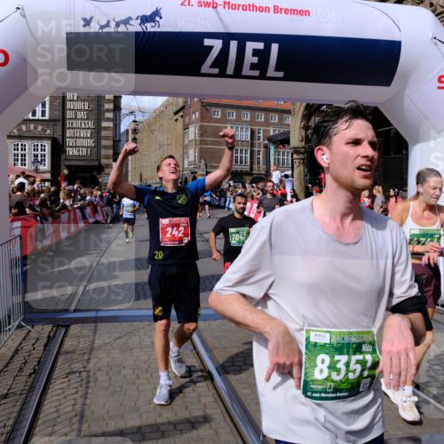 13.09.2026 - 21. swb-Marathon Bremen Tim E. http://msf.ph/oto/10387578 13.09.2026 13:28:10 Ziel 440, 488, 534, 762, 1343, 1456, 1932, 3135, 3480, 3576, 3970, 4106, 4133, 4265, 4496, 4744, 5462, 6067, 6468, 6522, 7042, 7138, 7358, 8188, 8351, 9067, 9145, 9494, 9727, 13069, 13198 meine-sportfotos.de