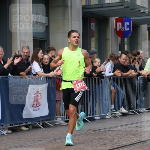 13.09.2026 - 21. swb-Marathon Bremen Strokosch-Dieckow http://msf.ph/oto/10387584 13.09.2026 12:56:40 Ziel 365, 573, 6201, 7118, 7671, 901, 1212, 1288, 4936, 13224 meine-sportfotos.de