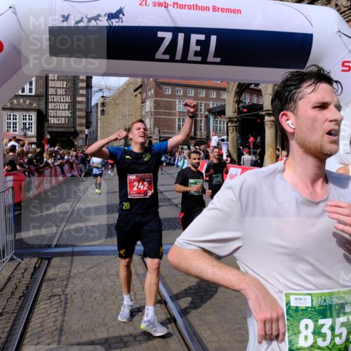 13.09.2026 - 21. swb-Marathon Bremen Tim E. http://msf.ph/oto/10387587 13.09.2026 13:28:10 Ziel 440, 488, 534, 762, 1343, 1456, 1932, 3135, 3480, 3576, 3970, 4106, 4133, 4265, 4496, 4744, 5462, 6067, 6468, 6522, 7042, 7138, 7358, 8188, 8351, 9067, 9145, 9494, 9727, 13069, 13198 meine-sportfotos.de