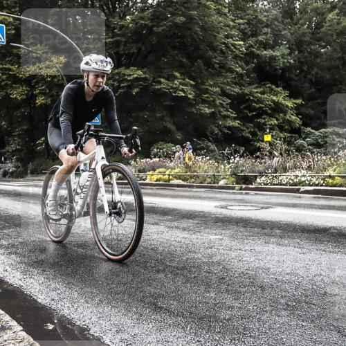 13.09.2026 - Stadtparktriathlon H.Heesch http://msf.ph/oto/10387620 13.09.2026 12:17:33 Radfahren 1030, 1043, 1150 meine-sportfotos.de