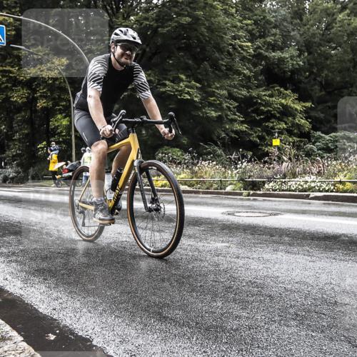 13.09.2026 - Stadtparktriathlon H.Heesch http://msf.ph/oto/10387635 13.09.2026 12:17:45 Radfahren 841, 1016, 1124 meine-sportfotos.de