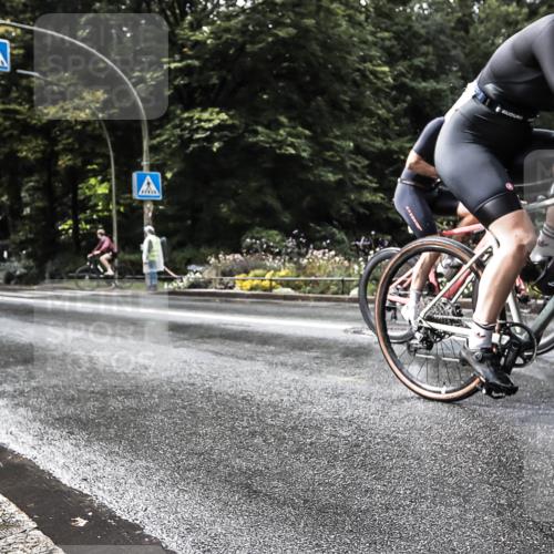 13.09.2026 - Stadtparktriathlon H.Heesch http://msf.ph/oto/10387665 13.09.2026 12:18:17 Radfahren 928, 981, 1089 meine-sportfotos.de
