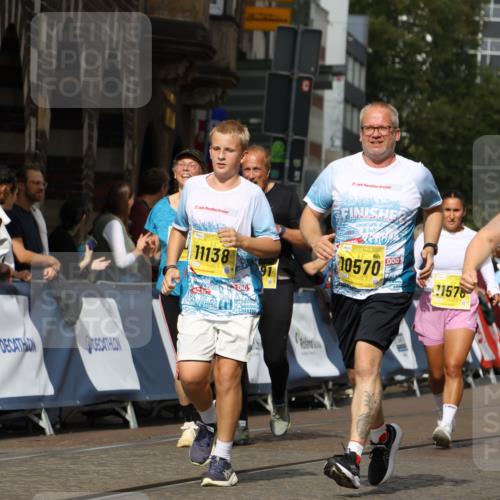 13.09.2026 - 21. swb-Marathon Bremen Strokosch-Dieckow http://msf.ph/oto/10387671 13.09.2026 11:09:12 Ziel 10217, 10399, 10455, 10469, 10599, 11011, 11053, 11074, 11358, 11421, 11434, 11531, 11710, 11718, 11812, 11905, 12256, 12353, 12438, 12517, 10314, 10556, 10664, 10686, 10694, 10769, 10823, 10981, 10983, 11225, 11764, 11882, 11883, 11914, 11915, 11995, 12322, 12491, 13607 meine-sportfotos.de